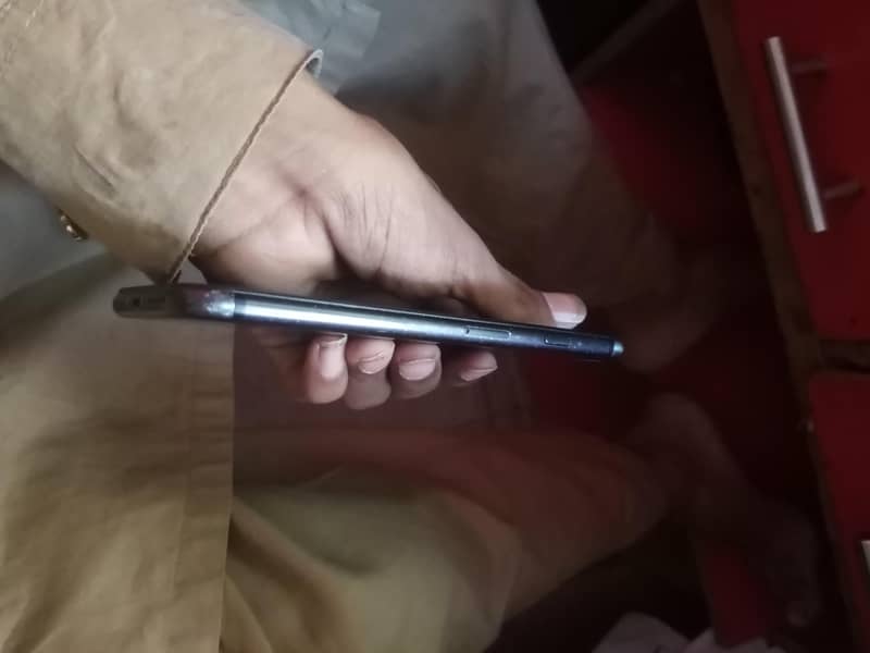 Apple iPhone 7 1