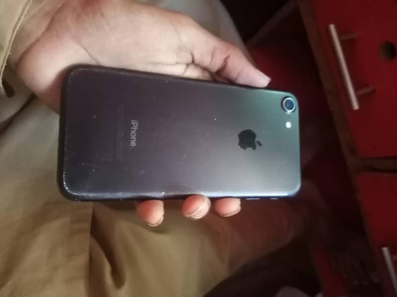 Apple iPhone 7 3