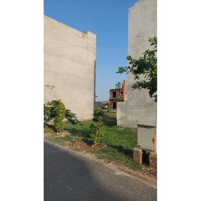 3.11 Marla (Pair Plots) Available For Sale