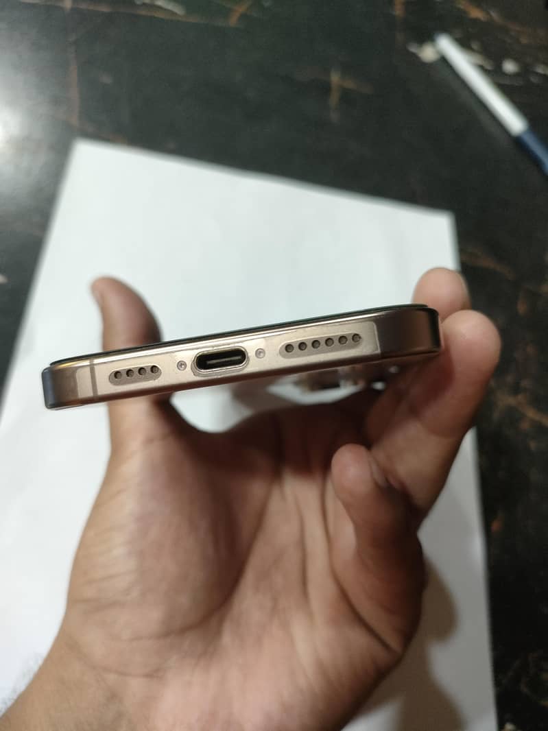 Apple iPhone 16 Pro Max 3