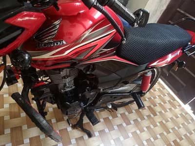 Honda CB125F