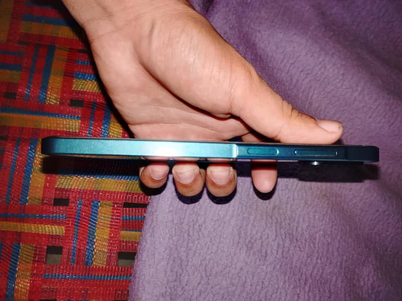 Samsung Mobile A20 1