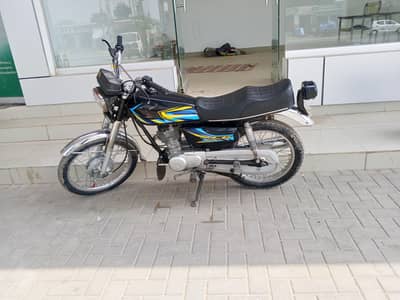 bht achi ha bick ki chli new Jasi ha or angen sa bi bht achi ha