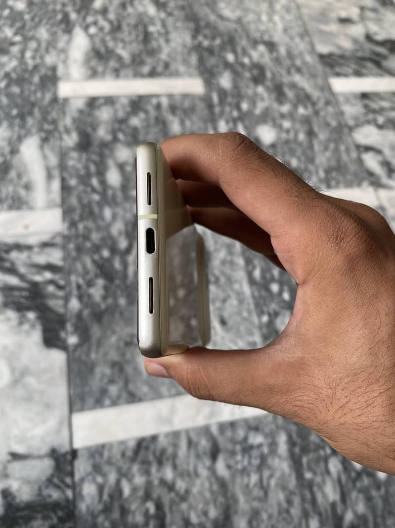 Google Pixel 7 5