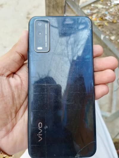 Vivo V21