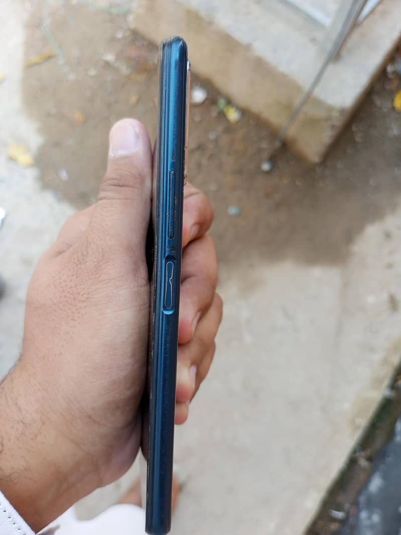 Vivo V21 3