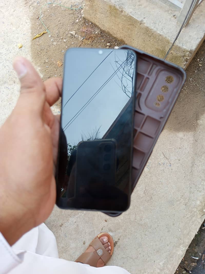 Vivo V21 6