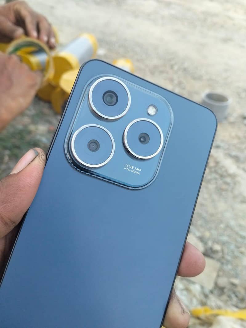 Tecno Spark 20 Pro 2