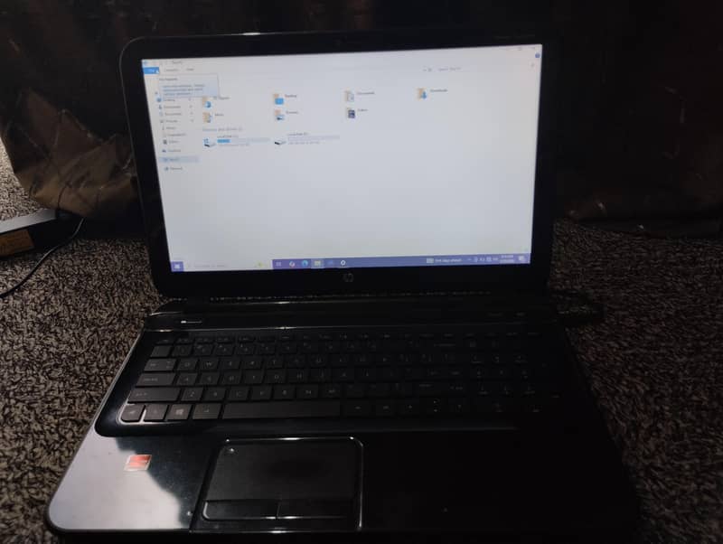 HP LAPTOP 8