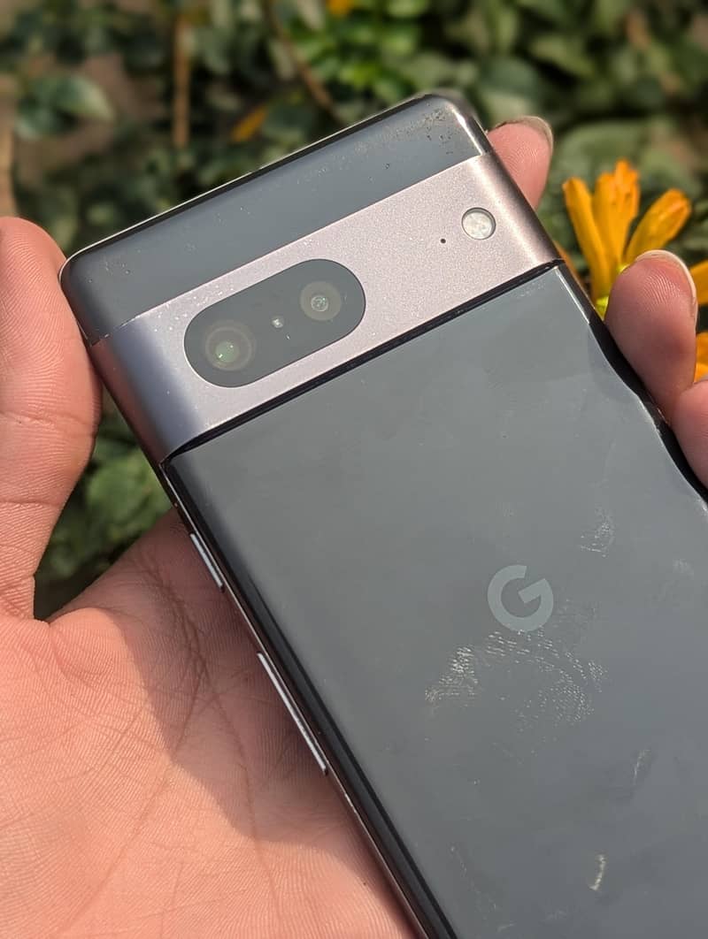Google Pixel 7 4