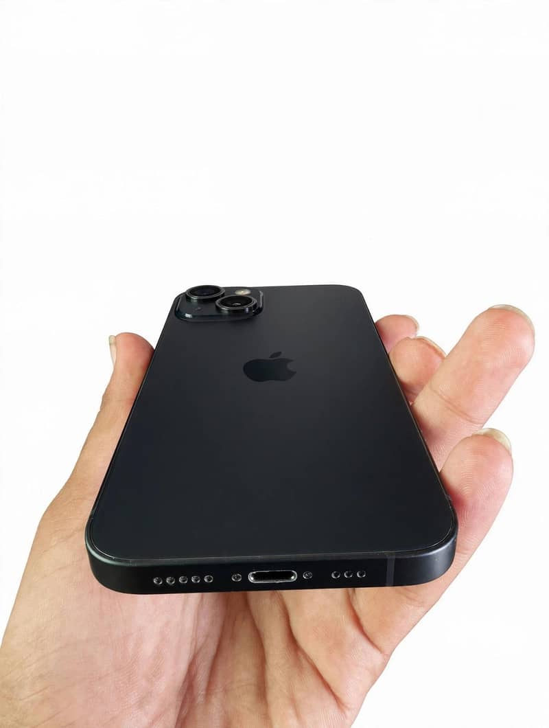 Apple iPhone 13 4