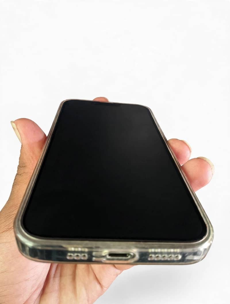 Apple iPhone 13 7