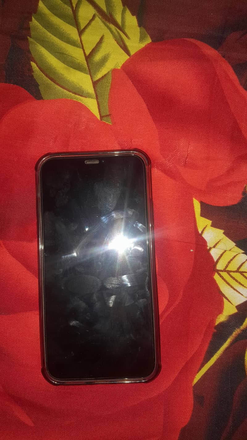 Apple iPhone 11 4
