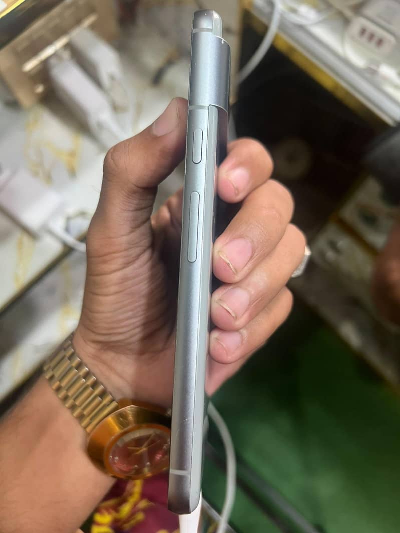 Google Pixel 8 2