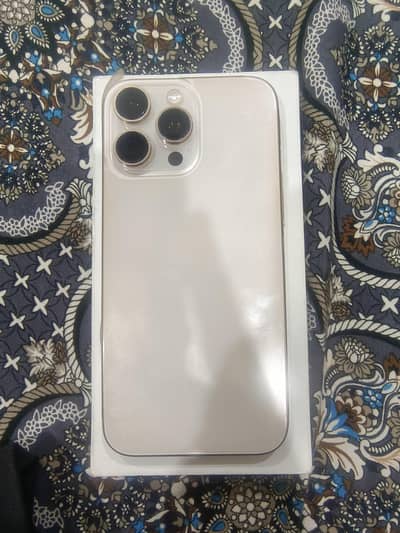 Apple iPhone 16 Pro Max