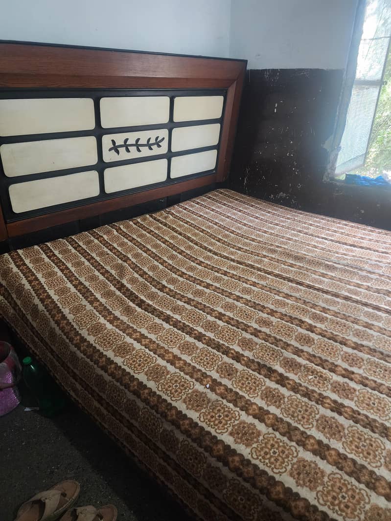 double bed condition pic 0