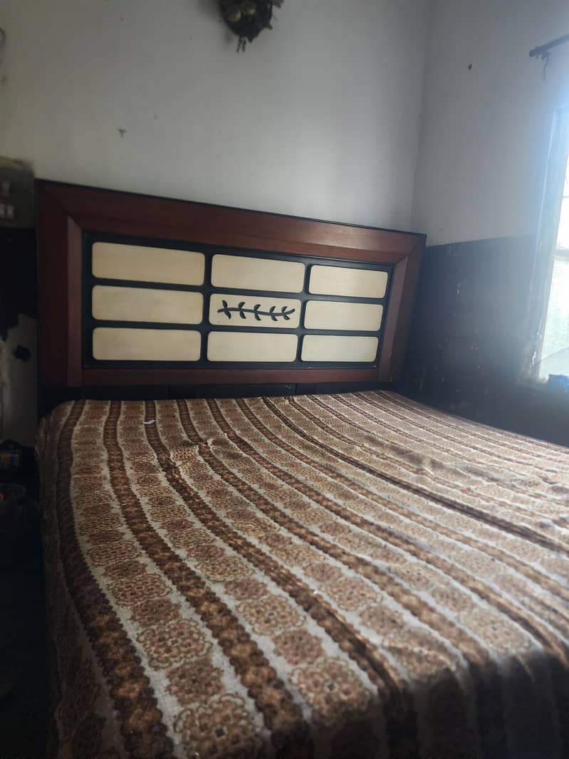 double bed condition pic 4