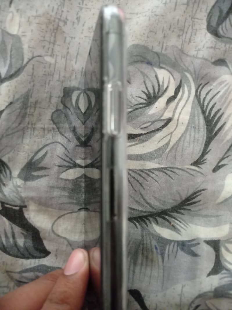 Apple iPhone X 4