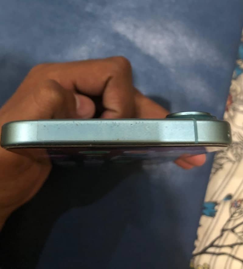 Apple iPhone 16 Plus 4