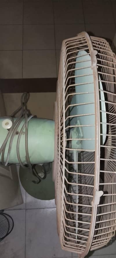 Pedestal Fan for sale