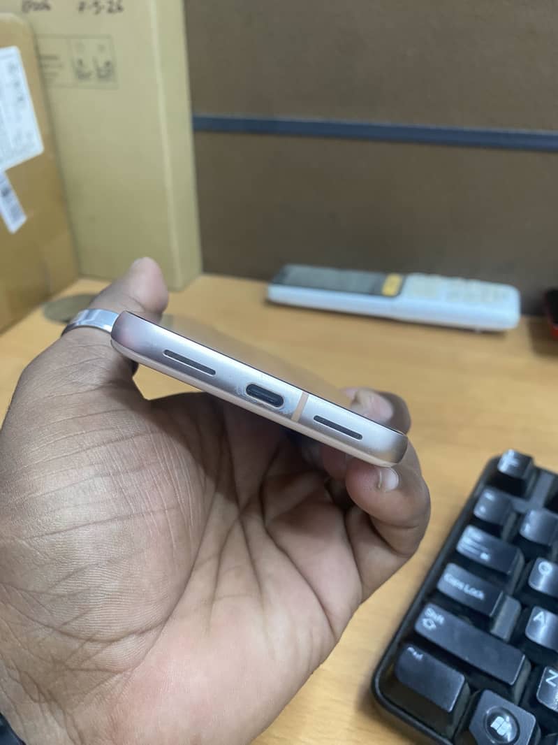 Google Pixel 8 3