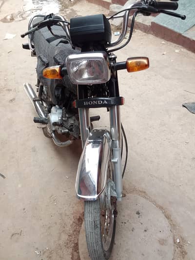 Honda CD70 2024/25