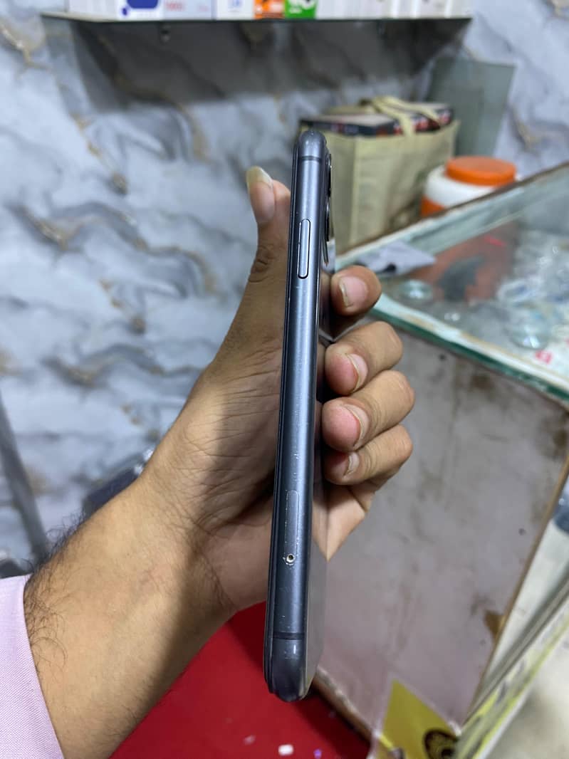 Apple iPhone 11 2