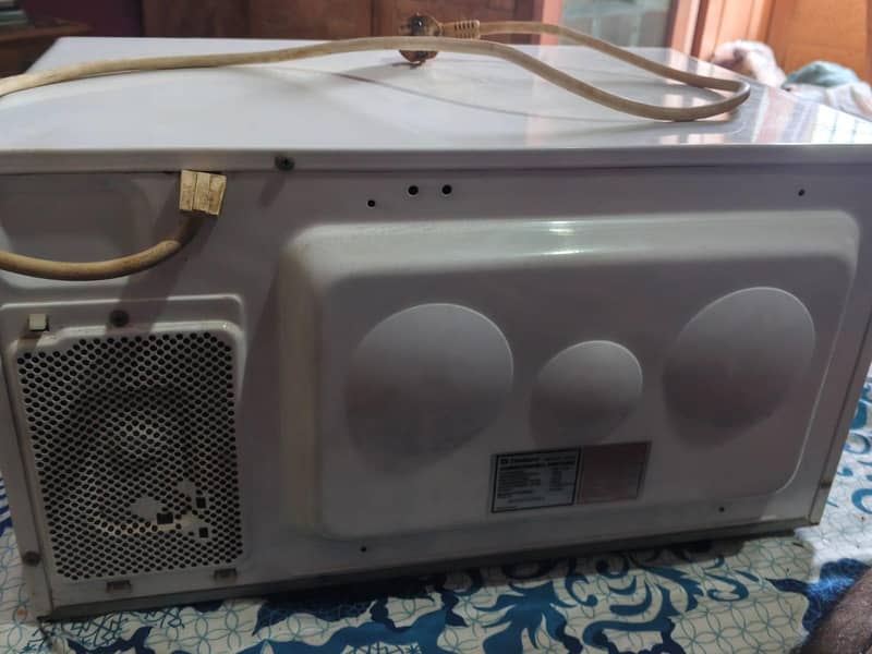 microwave oven 2