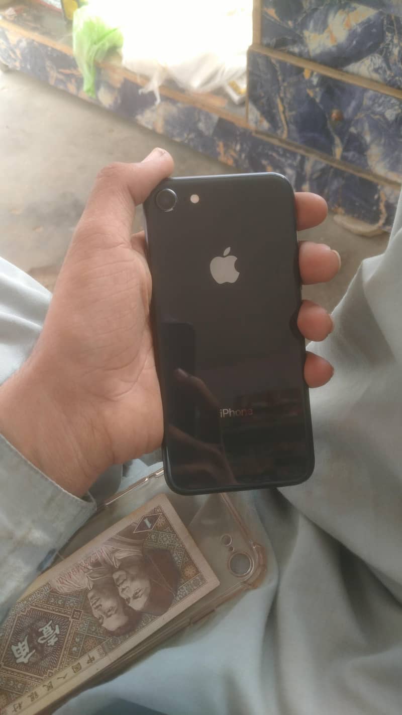 Apple iPhone 8 0