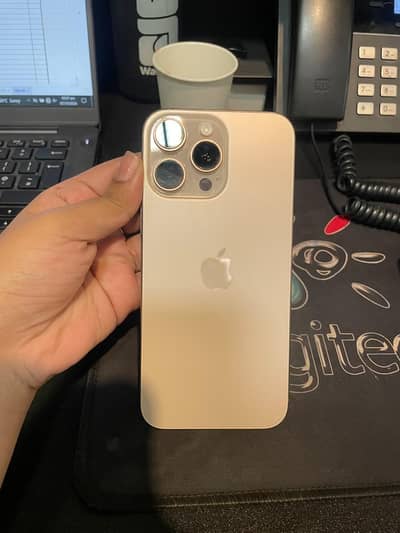 Apple iPhone 16 Pro Max