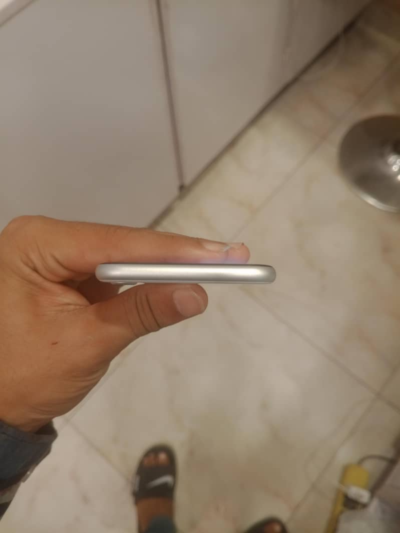 Apple iPhone SE 3