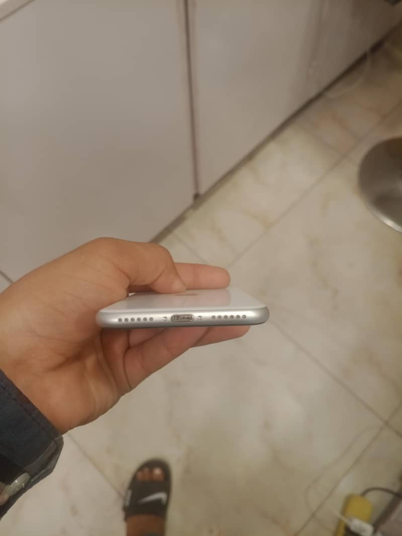 Apple iPhone SE 4