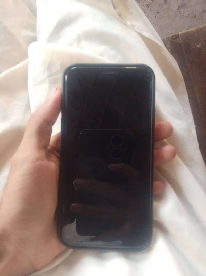 Apple iPhone 11 3