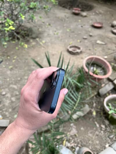 Apple iPhone 14