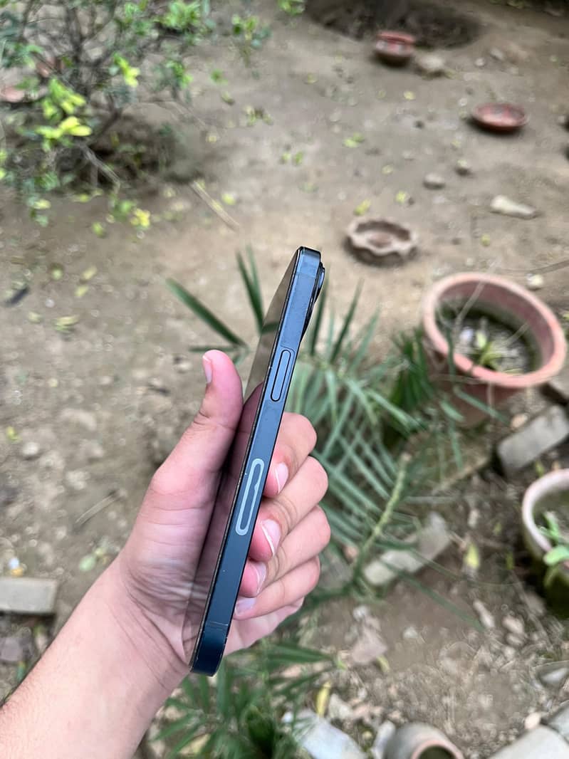 Apple iPhone 14 7