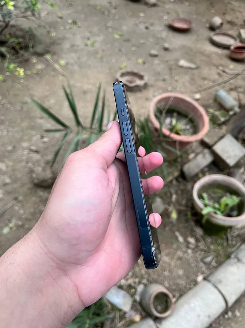 Apple iPhone 14 9