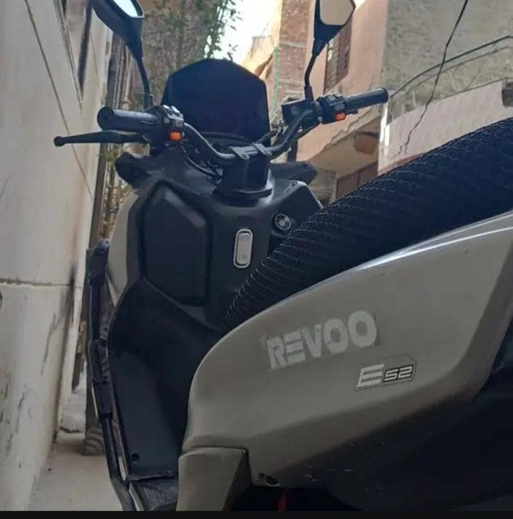 Revvo E52 6
