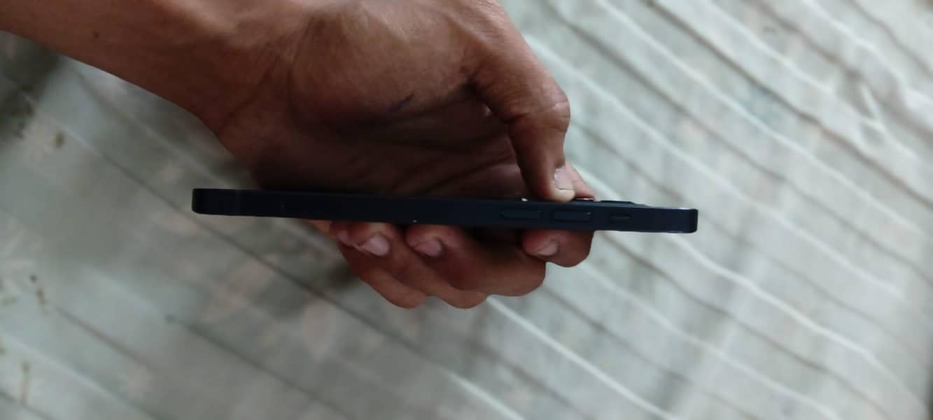 Apple iPhone 12 2