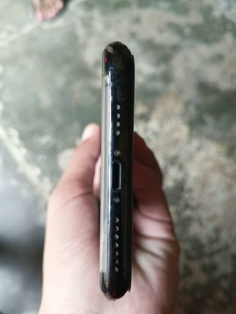 Apple iPhone 11 Pro Max 1
