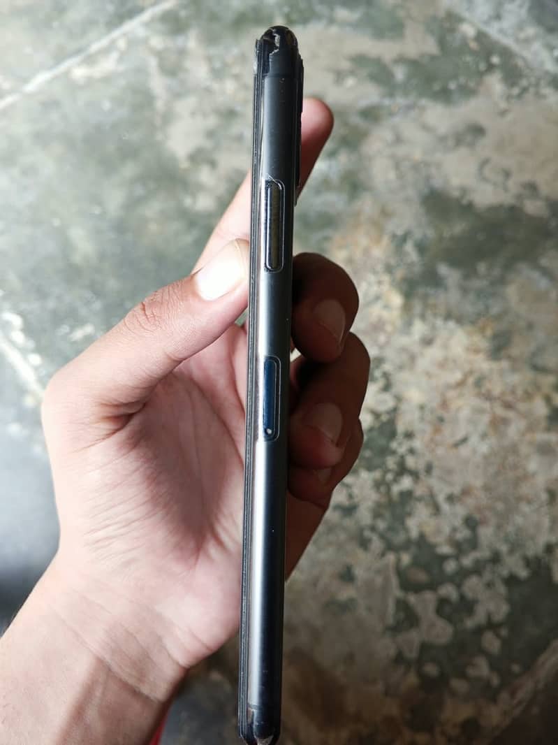 Apple iPhone 11 Pro Max 3