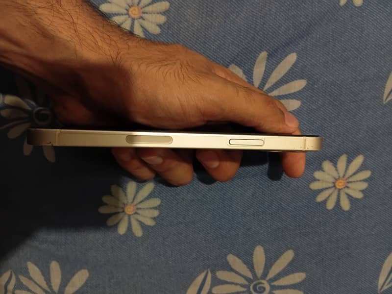 Apple iPhone 12 3