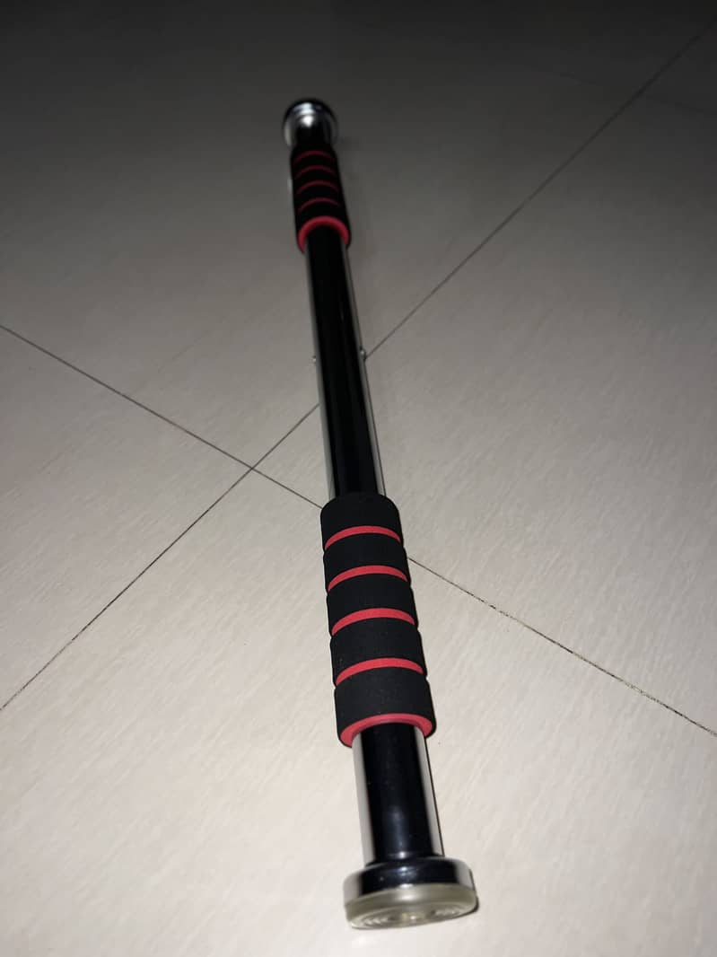 Adjustable Doorway Pull up bar 1