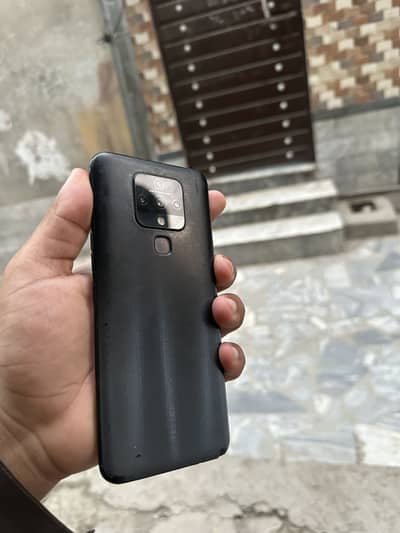 Tecno CAMON 16