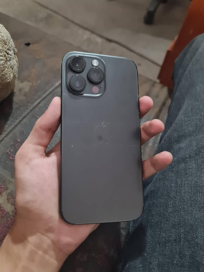 Apple iPhone 14 Pro Max 1