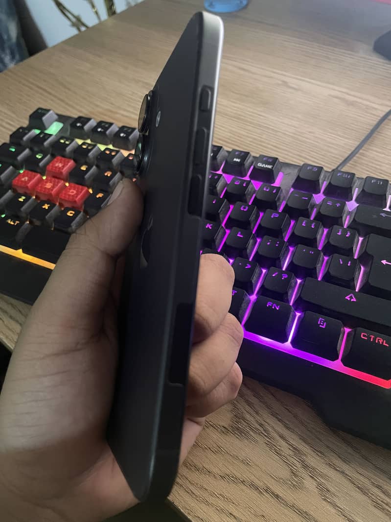 iPhone 16 1