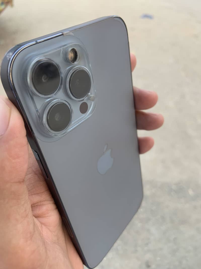 Apple iPhone 13 Pro Max 3