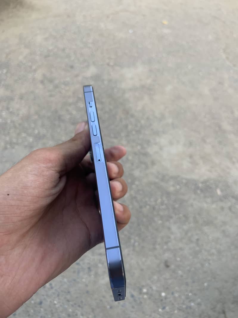Apple iPhone 13 Pro Max 4