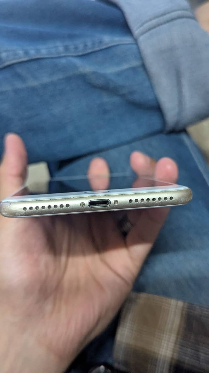 Apple iPhone 7 Plus 3