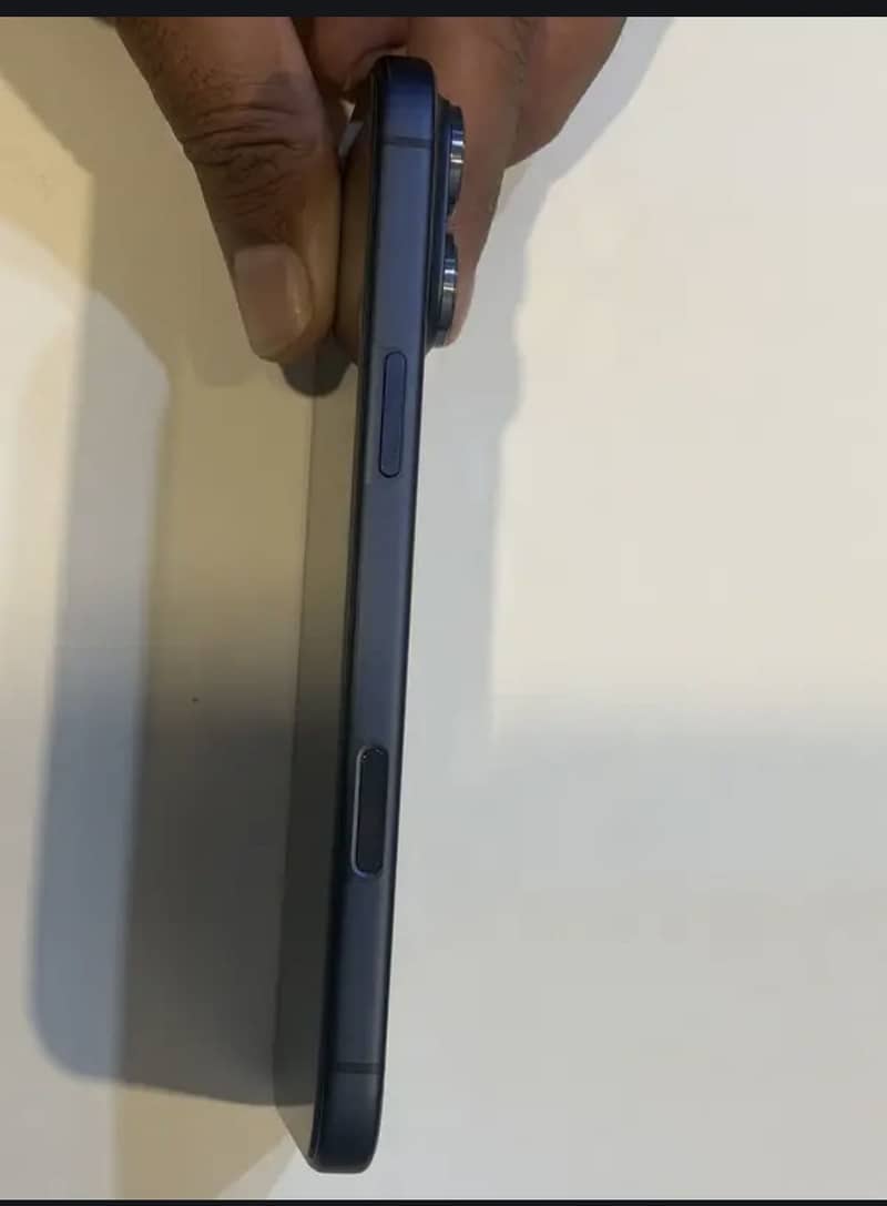 Apple iPhone 17 Pro Max 2