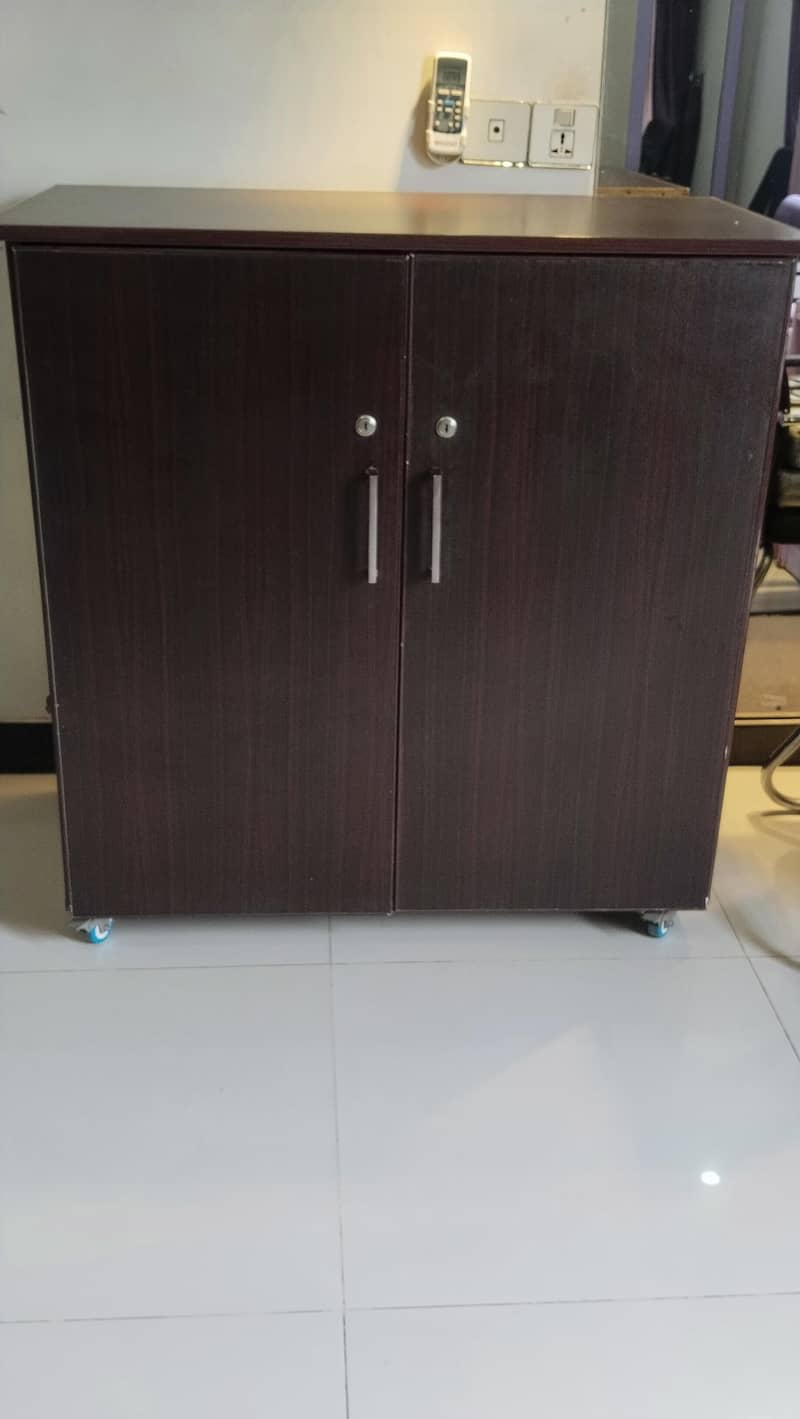 Wardrobe cabinet 0